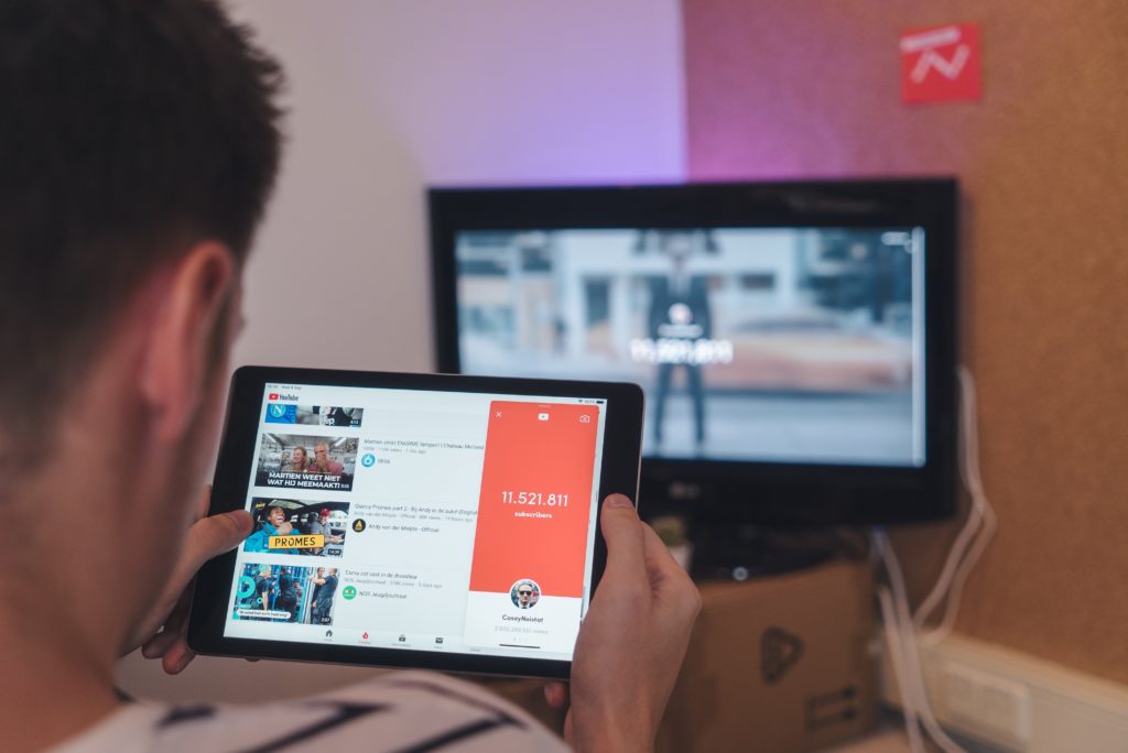 ユーチューブ視聴がメインならモバイルWiFiが最適